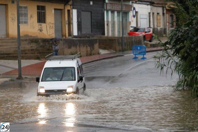 Corte de cuatro vías regionales y anegación en el centro de Salud de Los Alcázares.