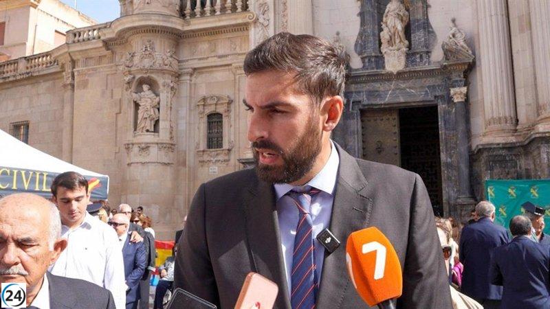 Antelo (Vox) demanda reforzar la Guardia Civil en la conmemoración del Día de la Hispanidad.