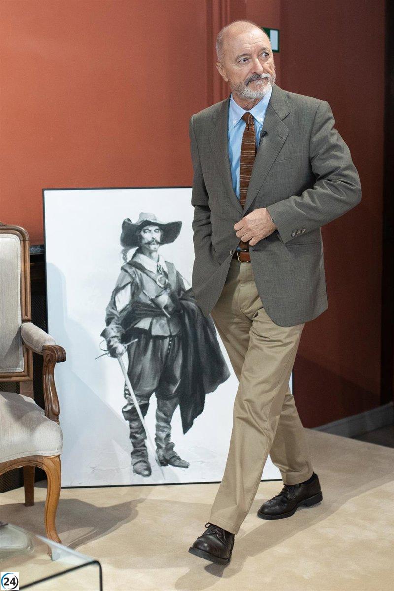 Pérez-Reverte revela el diseño de la escultura de Alatriste, un tributo a una España