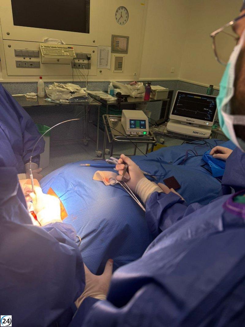 Santa Lucía reduce complicaciones en cirugía de tiroides para más de 100 pacientes.