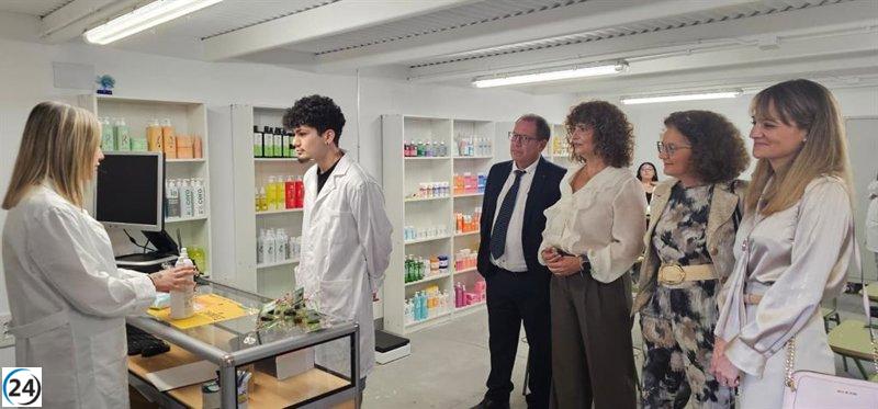 El IES José Planes de Murcia inaugura su aula de Farmacia.