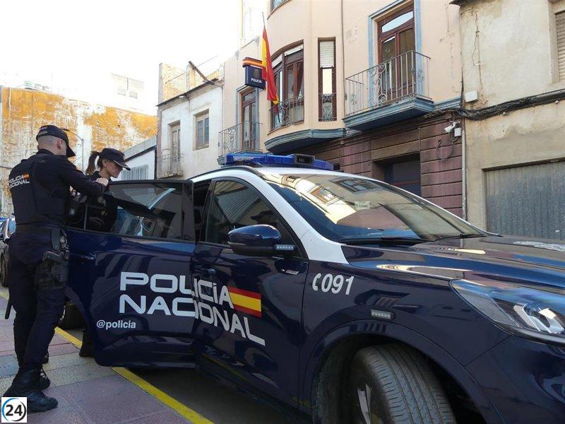 Mujer arrestada en Alcantarilla por sustraer dinero a un hombre con una táctica engañosa.