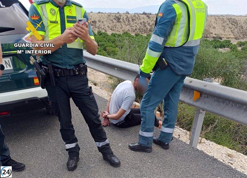 Camionero arrestado por la Guardia Civil en la A-30 tras dar positivo en alcohol y drogas.
