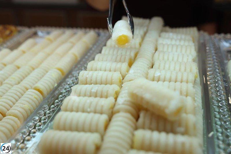 Confiterías murcianas celebran con huesos de santo y calabazas de mazapán.