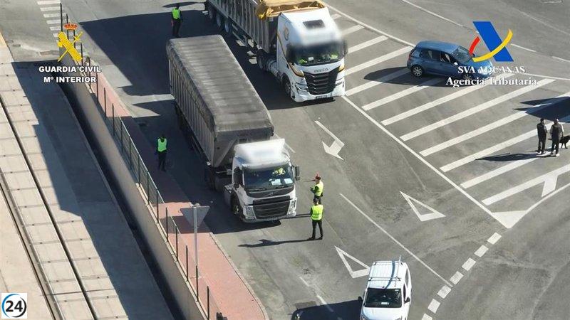 Casi 100 cajetillas de tabaco confiscadas en operativo en Cartagena.