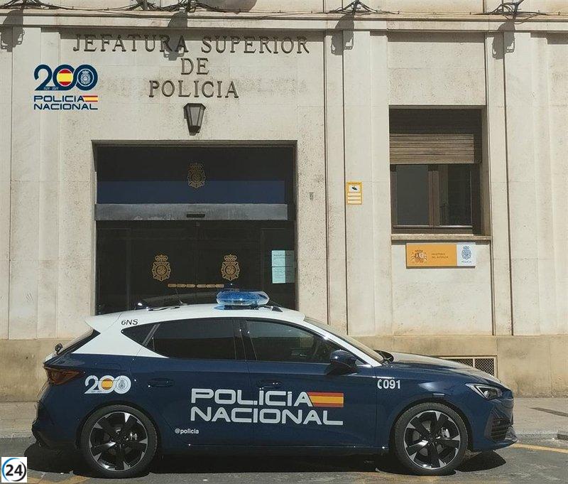 Arrestan a mujer por tres robos en coches en El Palmar, Murcia.