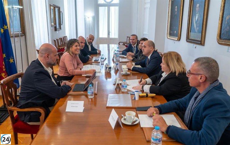 Cartagena expande su suelo industrial en 700 hectáreas, prohibiendo instalaciones de biogás y solar.