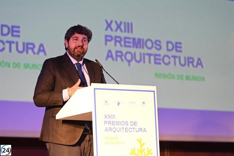 López Miras resalta la importancia de la arquitectura en el crecimiento de la Región de Murcia.