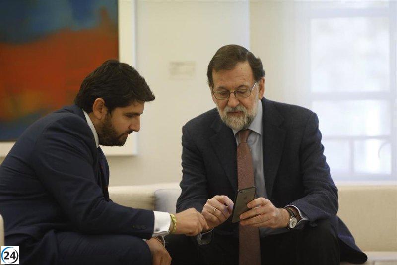 Rajoy lanza su libro 'El arte de gobernar' en Murcia, acompañado de López Miras.