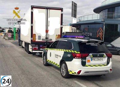La Guardia Civil inspecciona a un camionero por sextuplicar la tasa máxima de alcoholemia