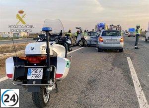 Conductora provoca dos accidentes y huye sin carné.