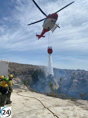 Plan Infomur extingue incendio en rambla de Molina (Murcia).