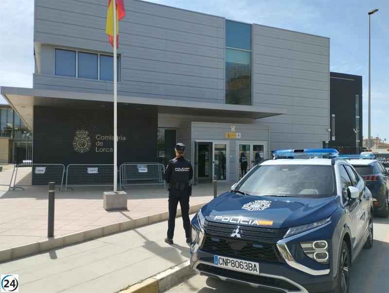 Dos mujeres detenidas en Lorca por estafar a anciana que cuidaba una de ellas.