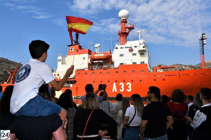 El buque Hespérides vuelve a Cartagena tras completar investigación en la Antártida.