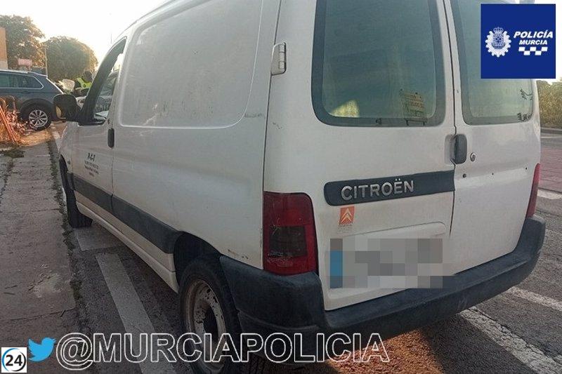 Conductor investigado por alcoholemia triple y conducción errática en Murcia.