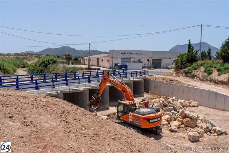 Cartagena completa la obra que evita cortes por inundación en la carretera entre Molinos Marfagones y Los Dolores.