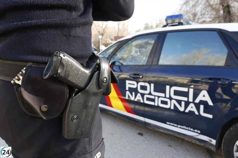 Menor detenido tras rociar a otro menor con líquido inflamable en una broma que resultó en quemaduras.