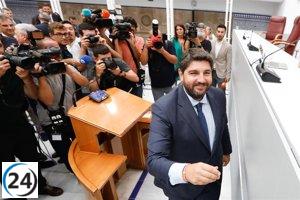 López Miras asume presidencia de la Comunidad en la antigua iglesia de San Esteban