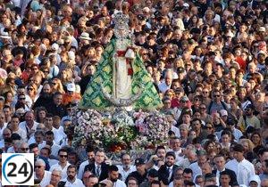 Multitud récord de más de 800.000 devotos acompañan a la Virgen de la Fuensanta en una romería histórica.