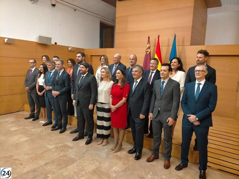 López Miras urge a los recién nombrados secretarios generales a administrar con transparencia y precisión