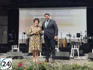 López Miras se compromete a combatir la soledad en nuestros mayores
