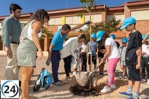 El Ayuntamiento de Cartagena impulsará un plan de reforestación en colegios municipales con la plantación de 110 árboles este curso