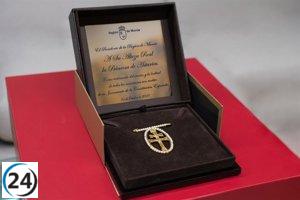 López Miras defiende que la jura de la Constitución por parte de la Princesa de Asturias es esencial para proteger la democracia.