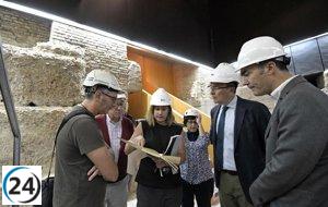 Hallan en la Muralla de Santa Eulalia una necrópolis con 50 tumbas de los siglos X y XI.