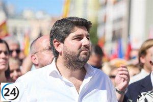 López Miras critica a Sánchez por aceptar las demandas independentistas sin cuestionarlas.