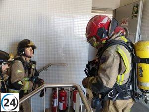 Bomberos controlan fuego en Hospital Los Arcos