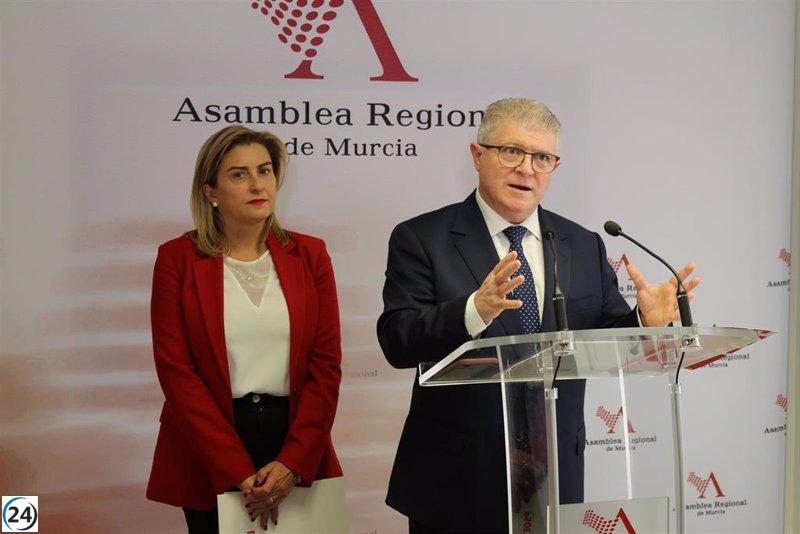 Vélez (PSRM) denuncia la subordinación de López Miras y Antelo al liderazgo de Feijóo y Abascal en el Gobierno regional.