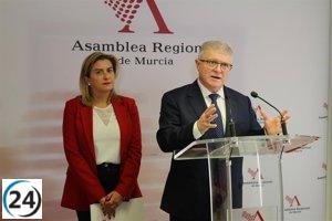 Vélez (PSRM) denuncia la subordinación de López Miras y Antelo al liderazgo de Feijóo y Abascal en el Gobierno regional.