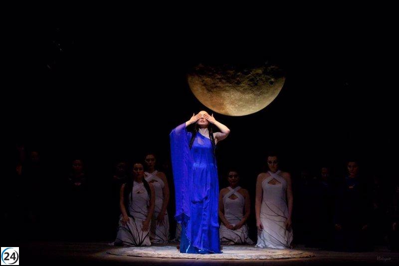 Impresionante espectáculo 'Pharsalia' en el Teatro Circo Murcia, un poderoso canto en contra de la guerra interpretado a través de la danza.