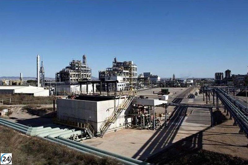 Sabic y sus trabajadores alcanzan un preacuerdo que garantiza la estabilidad laboral, afirma López Miras.