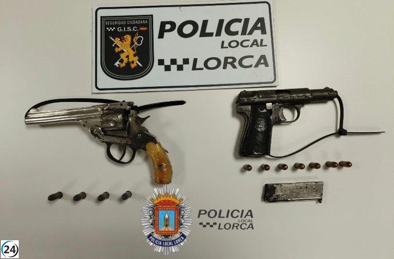 La Policía Local de Lorca arresta a cuatro individuos por poseer armas de manera ilegal