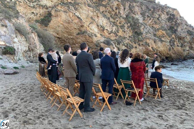 Una pareja de Cala Cortina se convierte en la primera en casarse en Cartagena