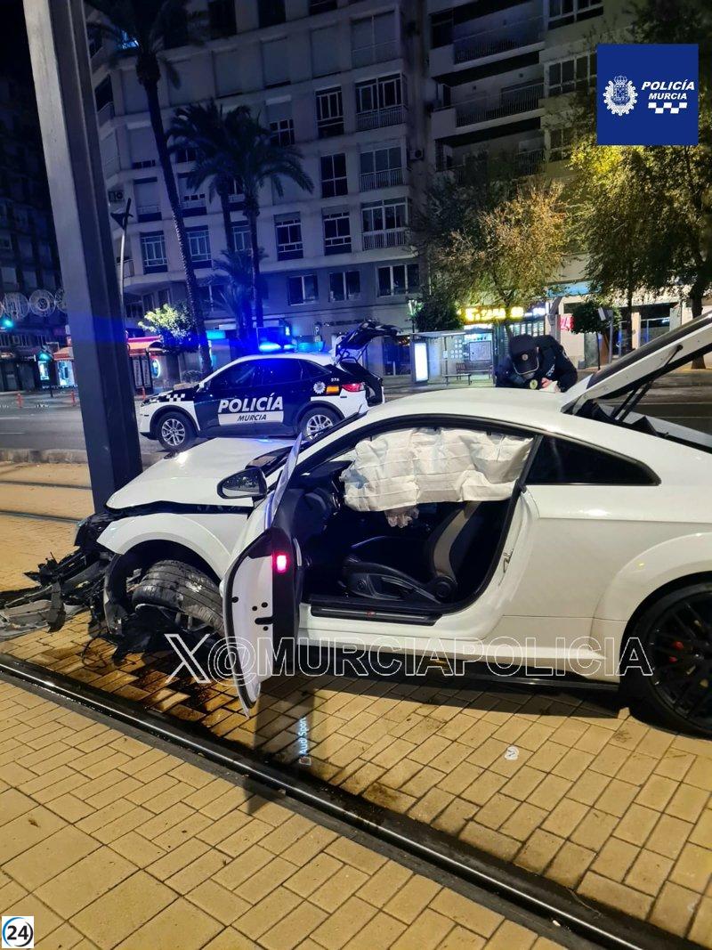 Detenido en Murcia por exceder cuatro veces el límite de alcohol tras colisionar contra la catenaria del tranvía