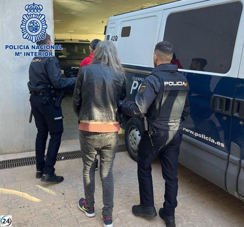 Un valiente policía nacional frustra robo en peluquería murciana
