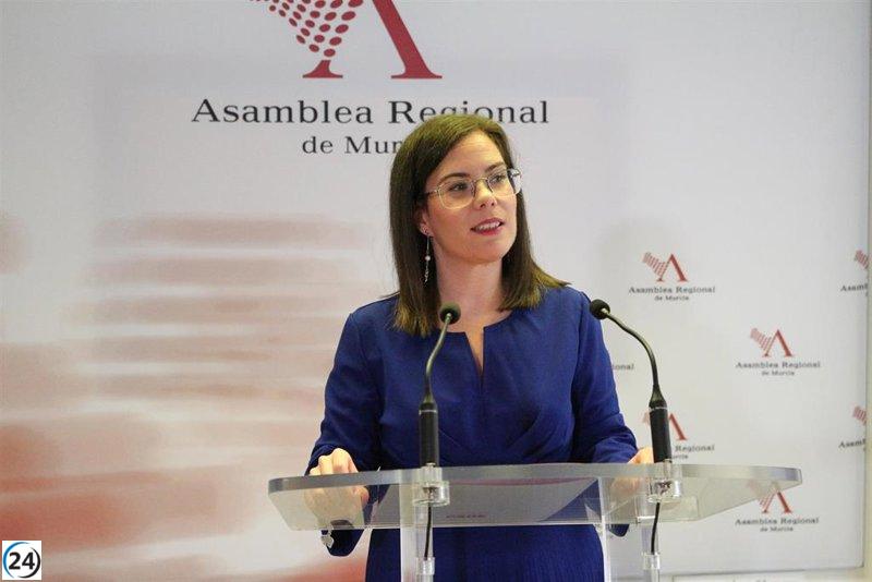López Miras, nuevamente, coloca a Murcia en la retaguardia en cuanto a dependencia, según Toñi Abenza (PSRM)